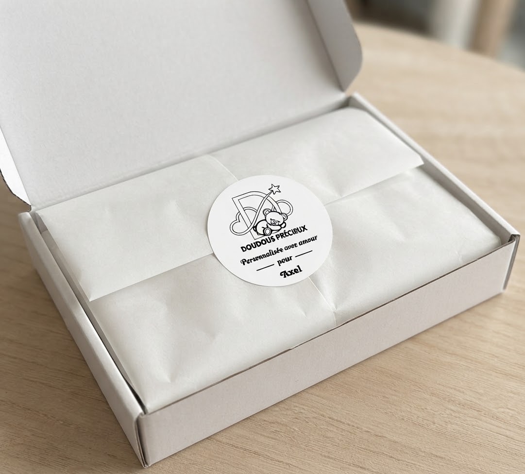 Coffret cadeau Doudous Précieux avec papier de soie et étiquette personnalisée